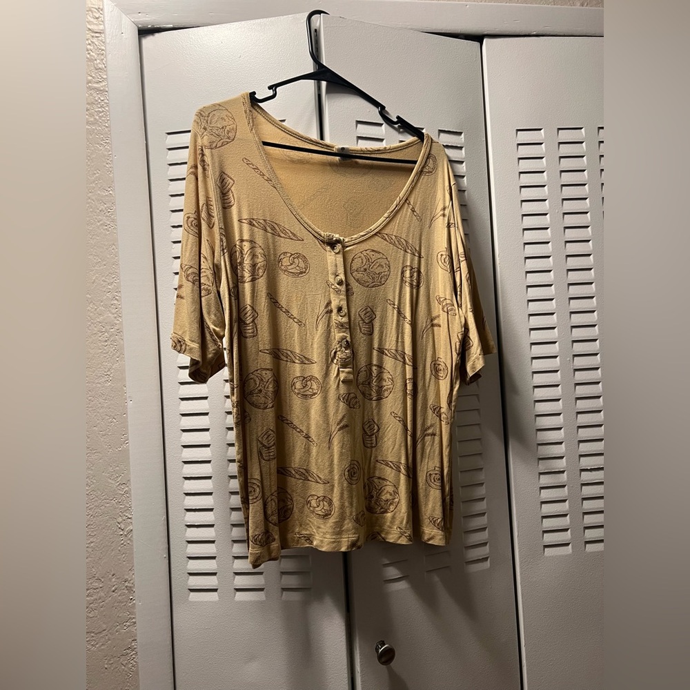 Kate Quinn Bread Women’s T-Shirt